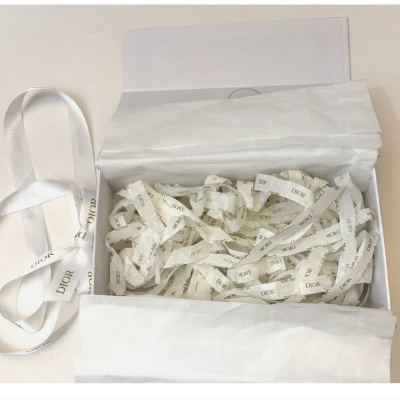 CHRISTIAN DIOR Empty Gift Box 12”x 9”x 4.5” Tissue Card & Ribbon NEW - Picture 5 of 5